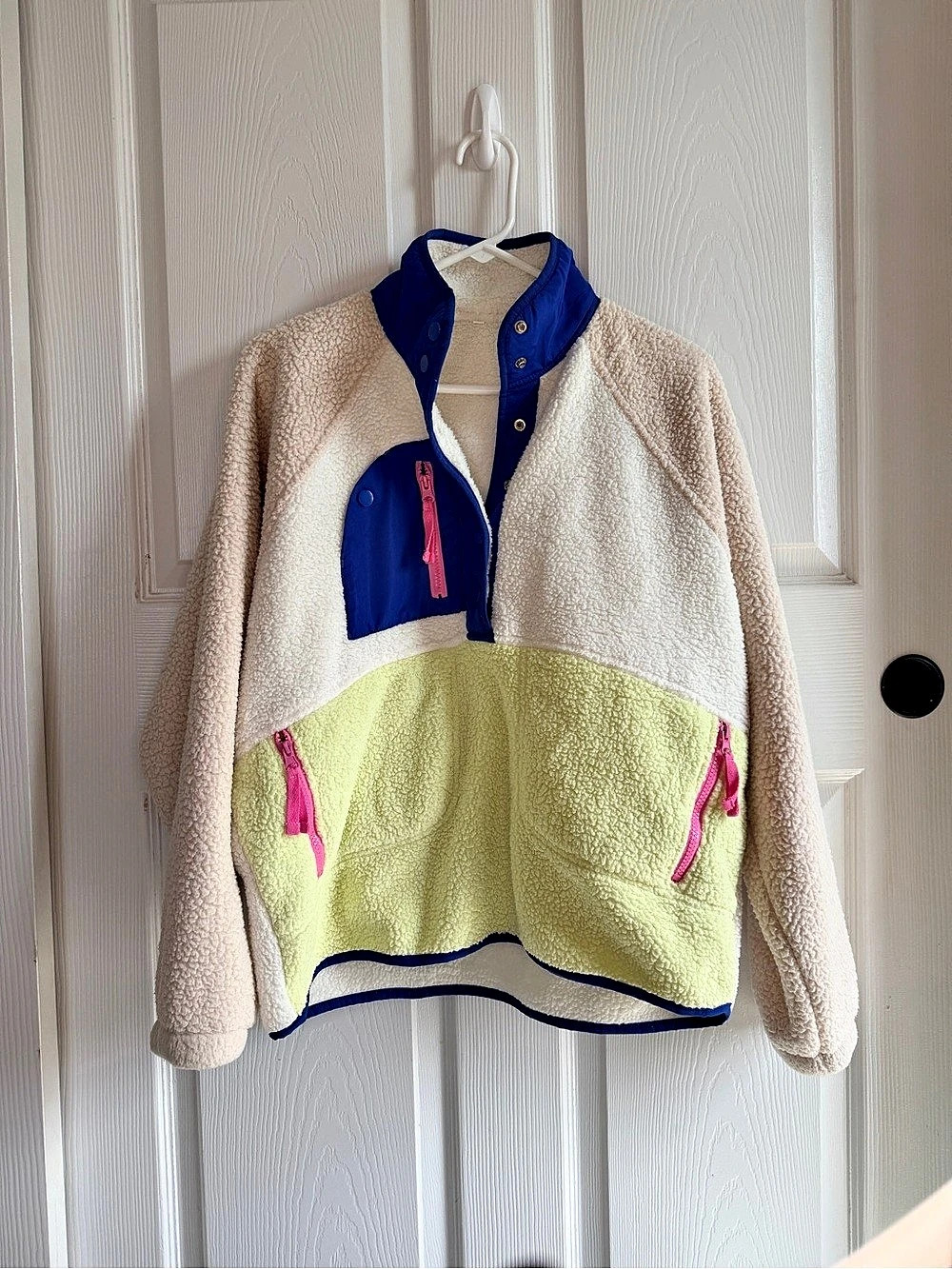 Colorblock Sherpa Fleece Pullover – Medium